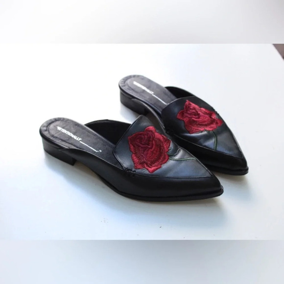 Intentionally blank Fanning mules - Picture 5 of 11